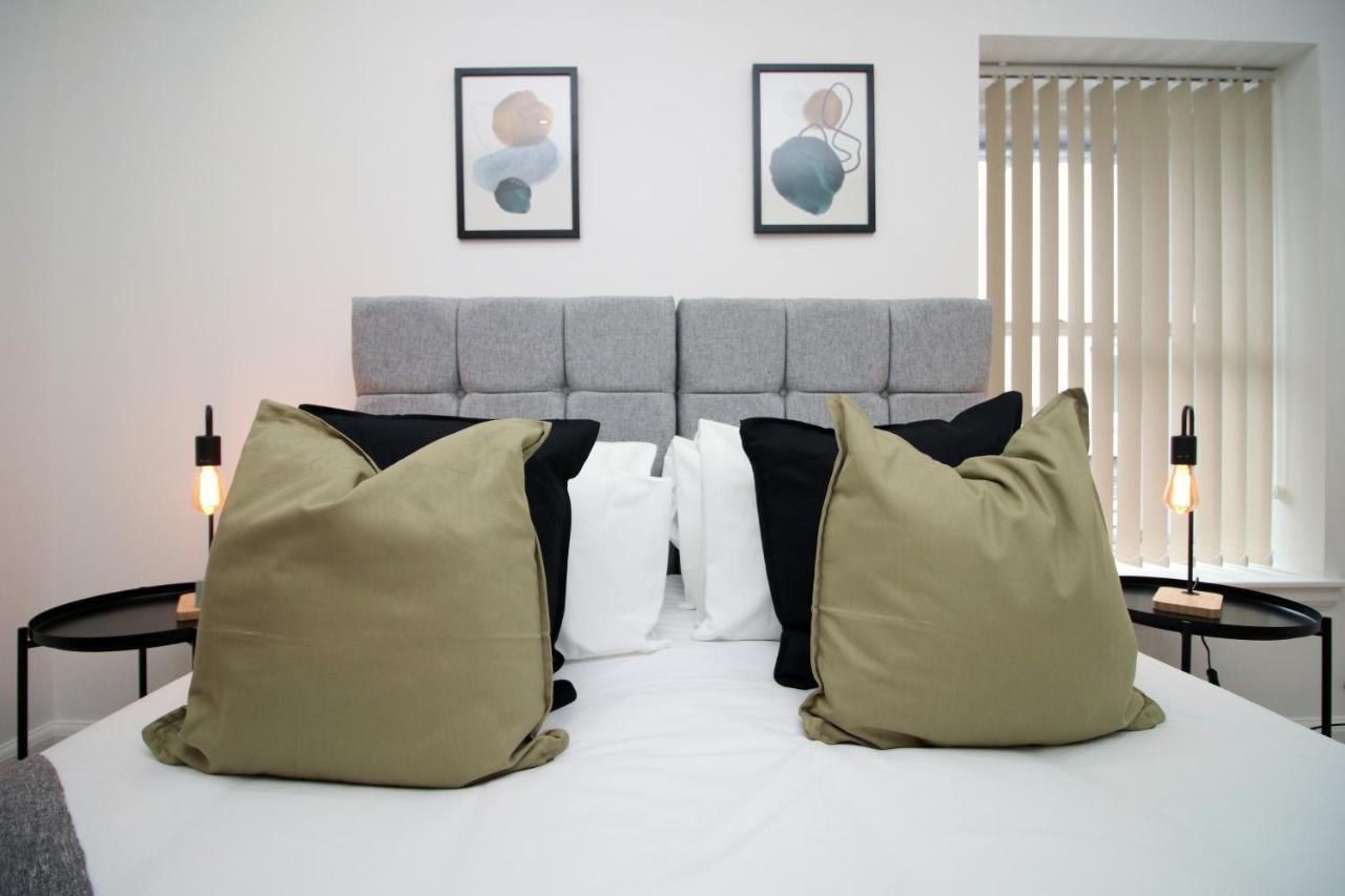 No 2 Under The Clock By Ssw - 2Br, Right In The City Centre, Sleeps 6 Cardiff Exterior photo