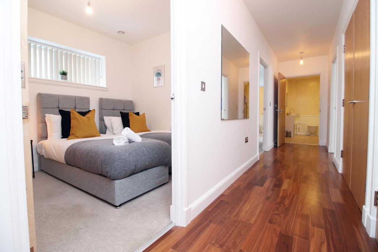 No 2 Under The Clock By Ssw - 2Br, Right In The City Centre, Sleeps 6 Cardiff Exterior photo