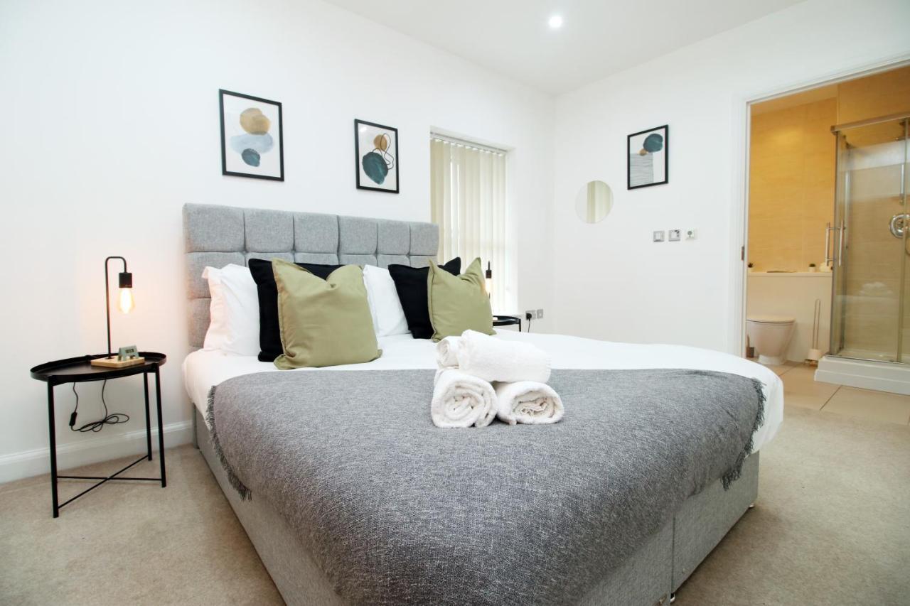 No 2 Under The Clock By Ssw - 2Br, Right In The City Centre, Sleeps 6 Cardiff Exterior photo