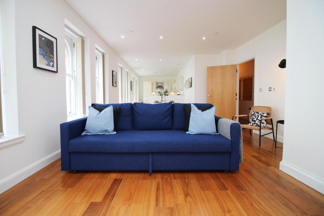 No 2 Under The Clock By Ssw - 2Br, Right In The City Centre, Sleeps 6 Cardiff Exterior photo