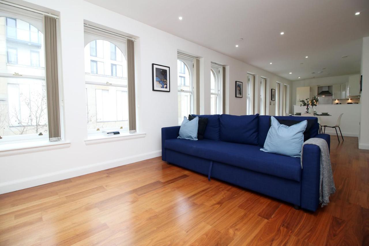 No 2 Under The Clock By Ssw - 2Br, Right In The City Centre, Sleeps 6 Cardiff Exterior photo